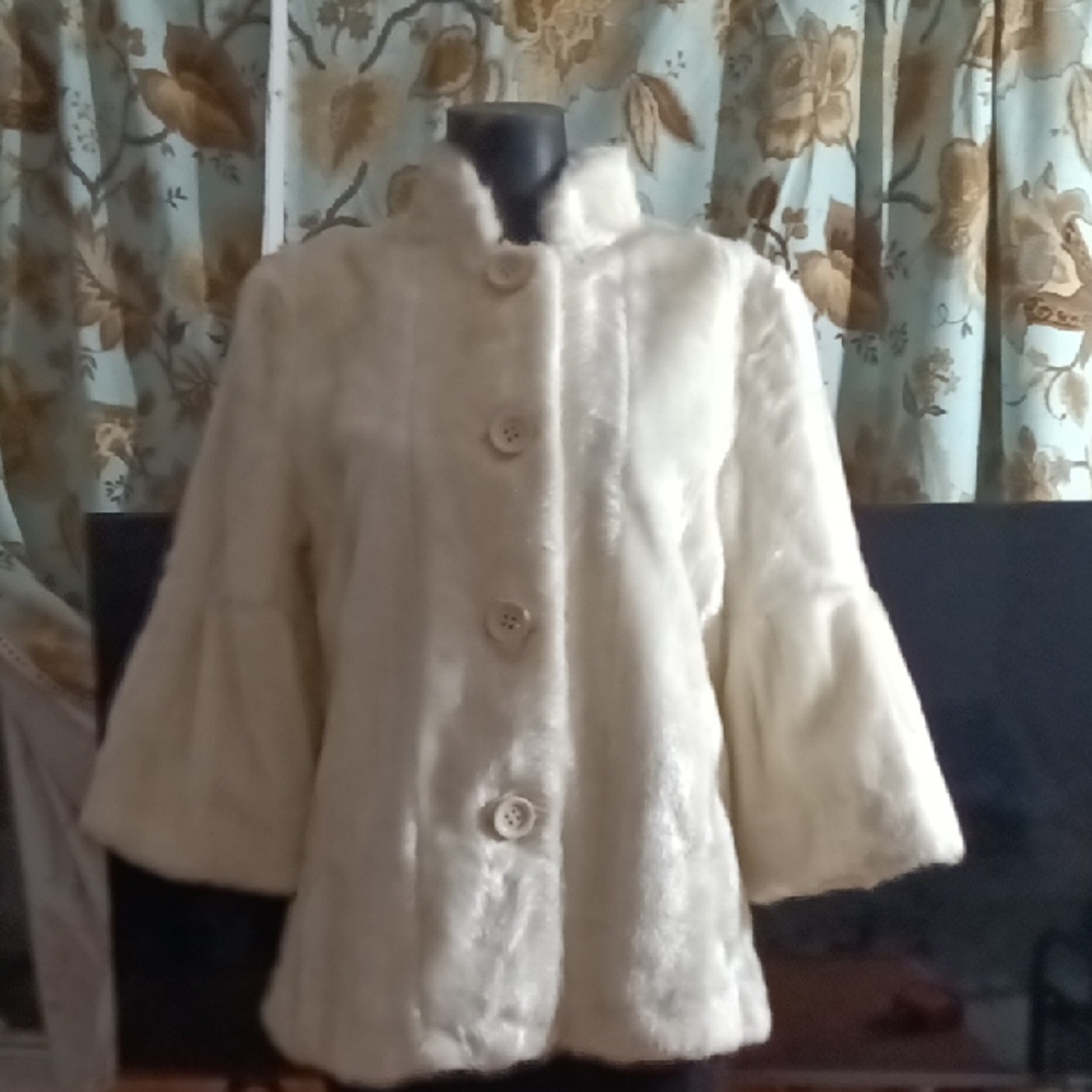Elegant Cream Women'sfaux Fur Coat